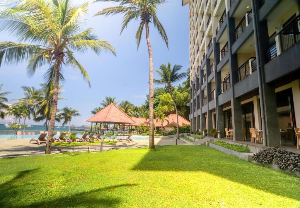 Laprima Hotel Лабуан Баджо Екстериор снимка
