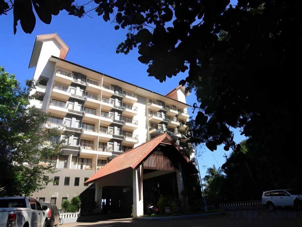 Laprima Hotel Лабуан Баджо Екстериор снимка