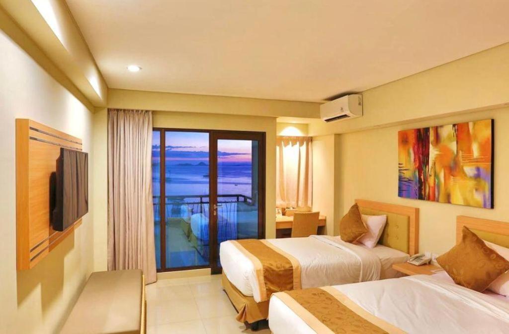 Laprima Hotel Лабуан Баджо Екстериор снимка
