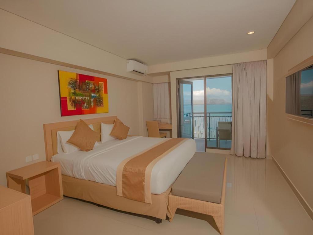 Laprima Hotel Лабуан Баджо Екстериор снимка